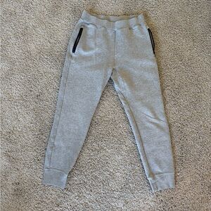 Uniqlo Kids Gray Sweatpants kid’s size 11-12